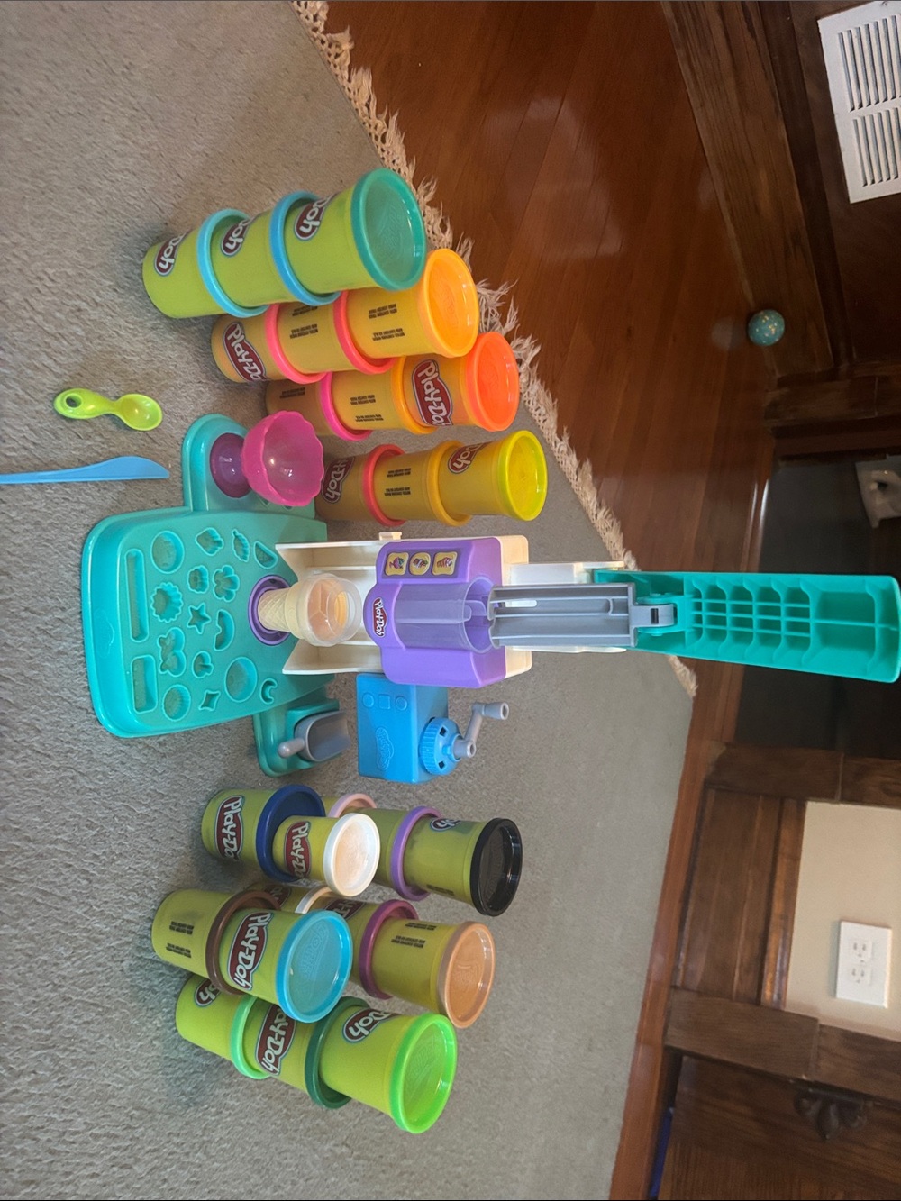 Play-Doh Ice Cream Maker Set - Bright Multicolor